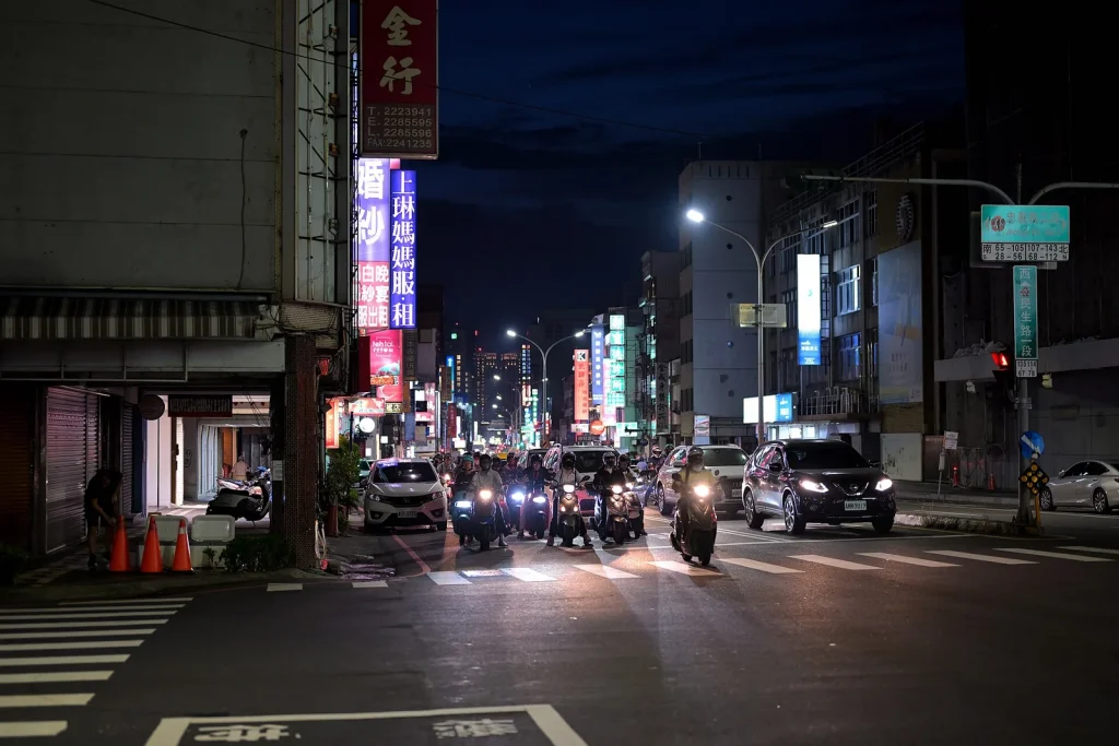 台南の夕方の通り
