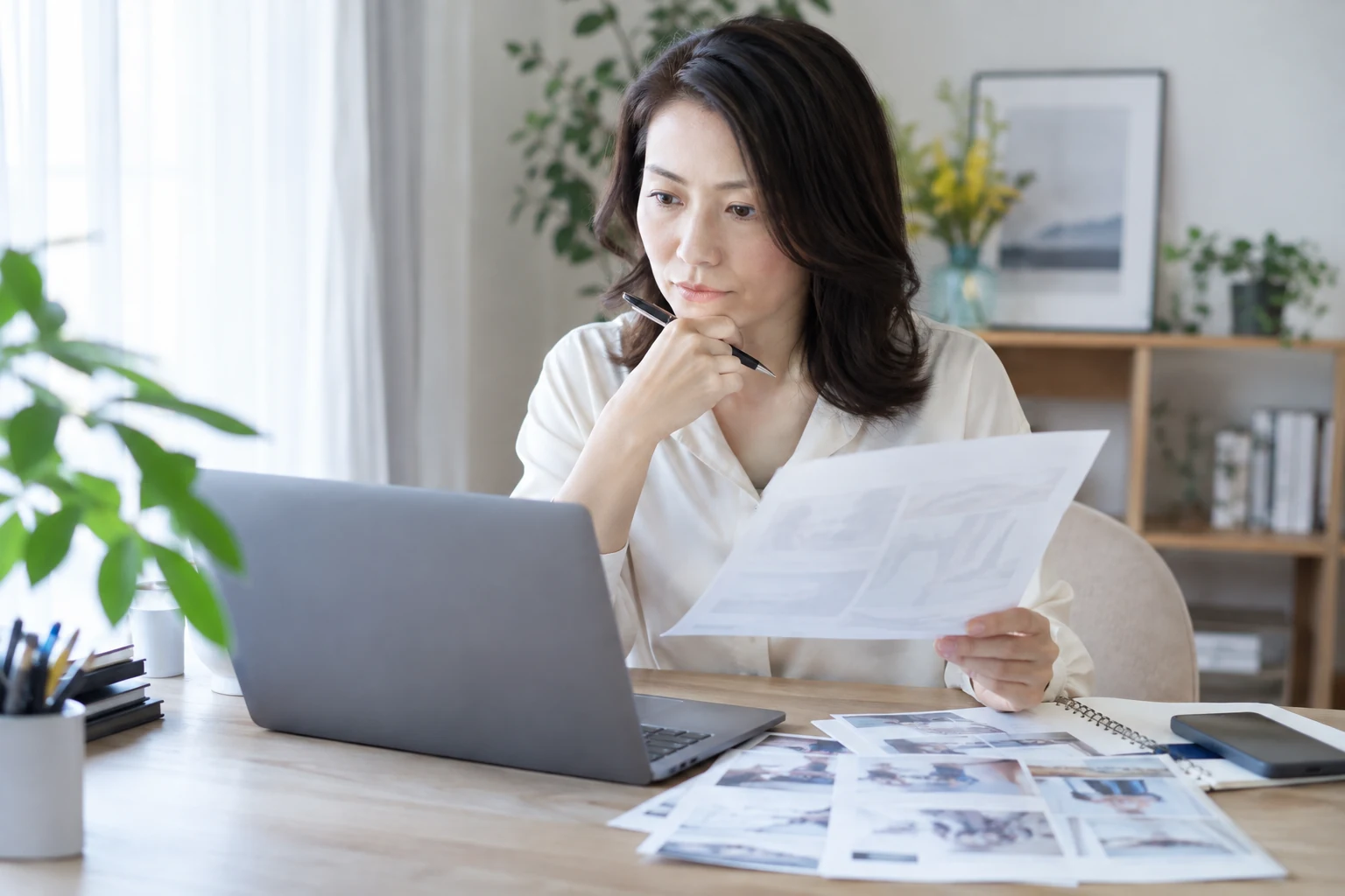転職時期を求人の動きと自分の準備状況から検討している様子