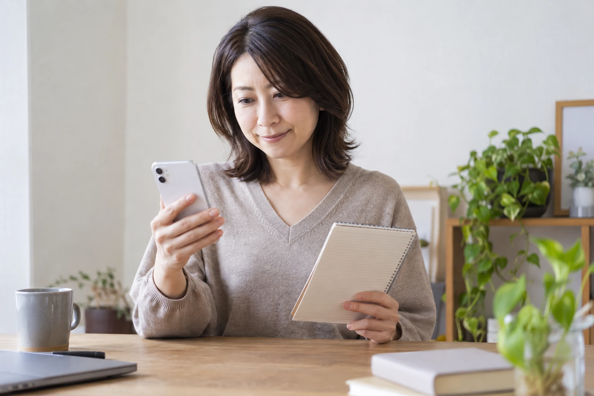一人焼肉の席と注文条件を当日に確認する手元